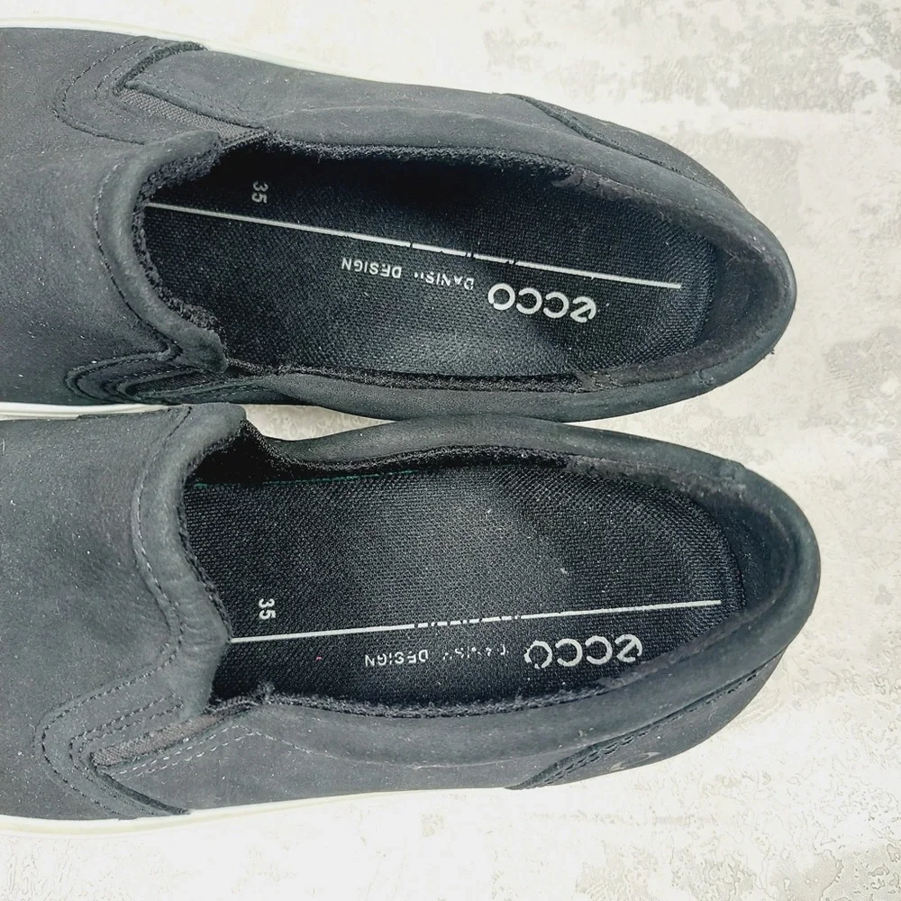 NEW ECCO Slip On Sneakers Women 5 Black Canvas Comfort Casual Chic M540